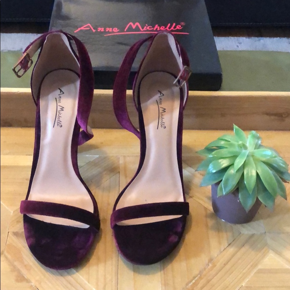 Anne Michelle - Picture 2 of 9